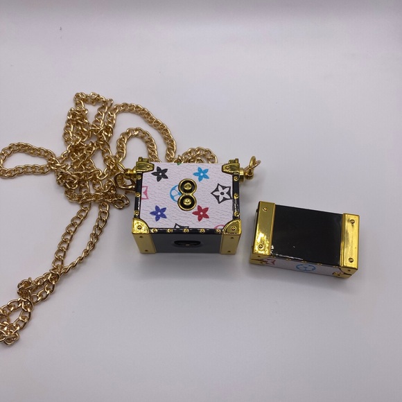 Compatible with AirPods 1, 2 Case. New - Picture 7 of 8